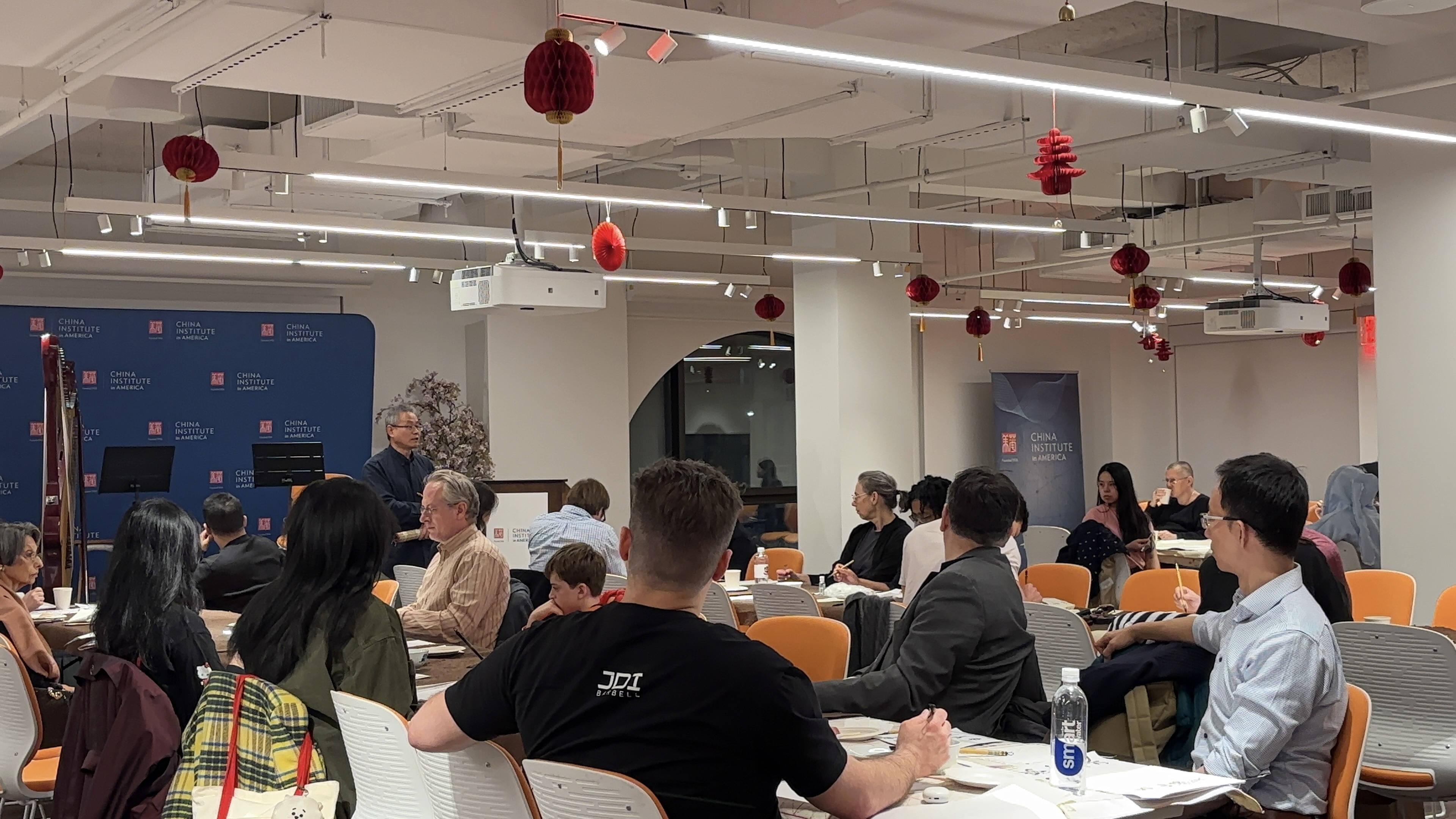 1 沈老师讲解(1).jpg